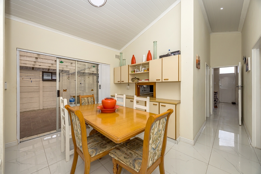 To Let 4 Bedroom Property for Rent in Townsend Estate Western Cape